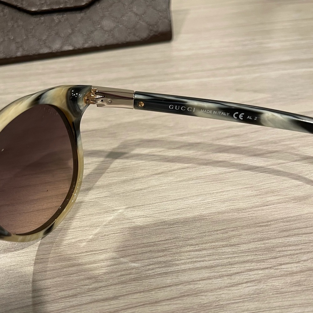 Gucci Olive Round Sunglasses - Picture 8 of 9